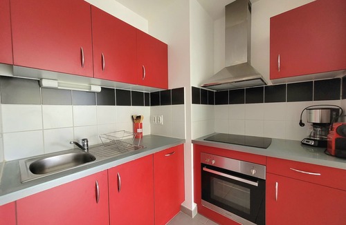 La Jetee Apartment | Modern 1BR Apartment with Pool, Garage, Near Beach - Sleeps 4