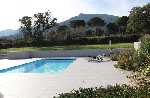 Laroque-des-Alberes Villa | Modern 4 bedroom villa, air-conditioning, swimming pool, private garden