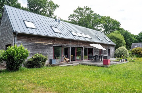 Riec-sur-Belon House | Modern and ecological house with large garden - sleeps 11