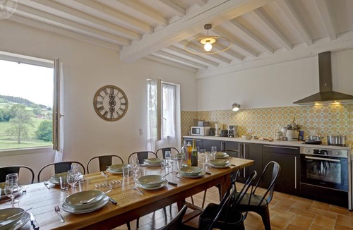 Belmont-de-la-Loire Cottage | Modern country house with pets allowed, terrace and internet