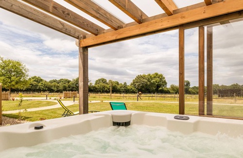 La Chapelle-Saint-Sauveur Cottage | Modern farmhouse with spa, billiards, foosball, gym, hammam and Wi-Fi