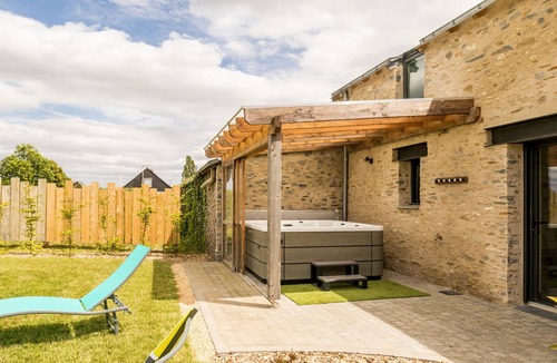 La Chapelle-Saint-Sauveur Cottage | Modern farmhouse with spa, billiards, foosball, gym, hammam and Wi-Fi