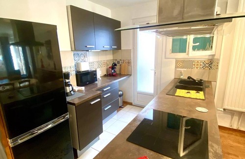 Amelie-les-Bains-Palalda Apartment | Modern F3 in Amélie-les-Bains with parking and wifi