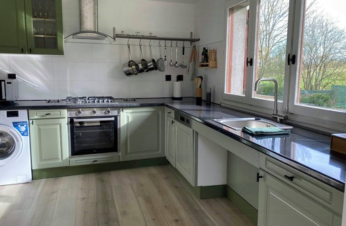 Cusset House | Modern gîte in the heart of Château de Champagnat
