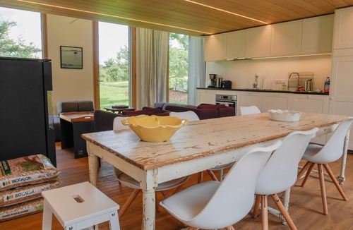 Bangor House | Modern house 800m from beach with garden and WIFI