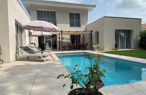 Soustons House | Modern house with swimming pool near the coast