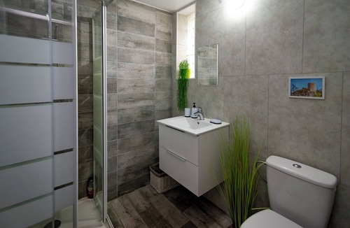 Laroque-des-Alberes Apartment | Modern, New, Stylish, 3 Bed, 2 Bath, Self Catering Gite. Private Garden & Pool!