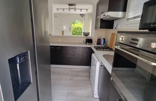 Le Grand Large House | Modern Villa w/AC, Terrace, Parking – Near Beach – Sleeps 6