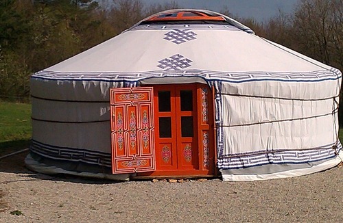 Magnien Cottage | Mongolian yurt, on the edge of a forest and a hiking trail