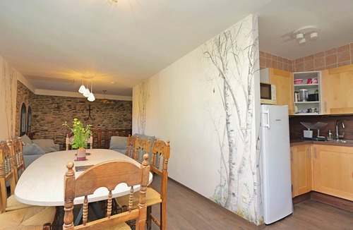 Llo House | Montserrat Figueras - 4 en-suite bedrooms - Gite 8 people