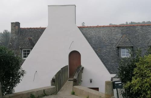 Plouneventer Apartment | Moulin de brezal et étang à 20 minute de la mer