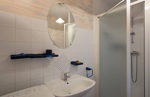 Ferrieres-sur-Sichon Cottage | Mountain Cottage with Terrace and BBQ - Pets Allowed