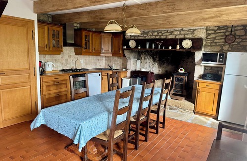 Loctudy House | Natural coolness: authentic 3* fisherman's cottage, steps from the ocean