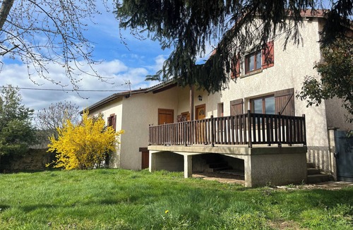 Tours-sur-Meymont House | Nature and serenity gîte sleeps 9