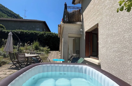 Vif House | Nature Discovery Stay with Jacuzzi & Brasero Monteynard Lakes-Bridges Hiking and Spa