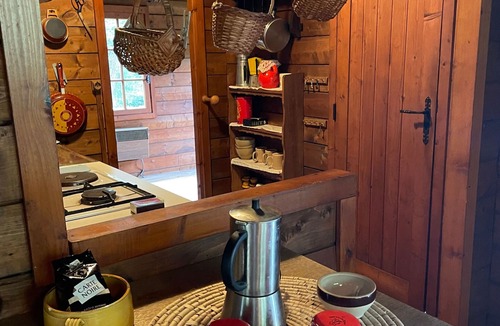 Dehault Ski Chalet | Nature Retreat: Lakeside Chalet with Fishing and Scenic Views