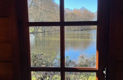 Dehault Ski Chalet | Nature Retreat: Lakeside Chalet with Fishing and Scenic Views
