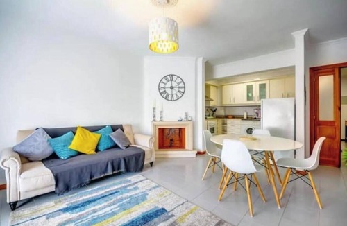 Villiers-sur-Tholon House | Nazaré - 10 minutes from the ocean