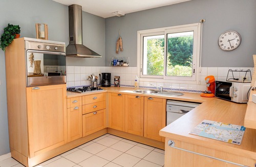 Plomeur House | Near Pointe de La Torche, big house for 8