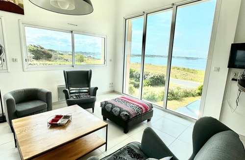 Kerlouan House | Neiz Vran House Facing the Sea