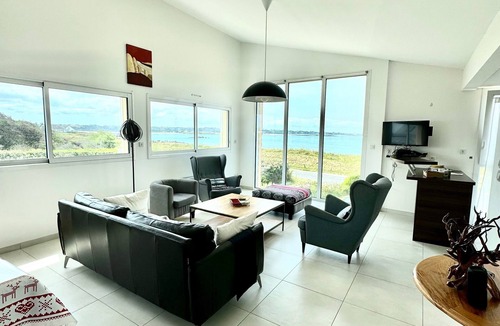 Kerlouan House | Neiz Vran House Facing the Sea