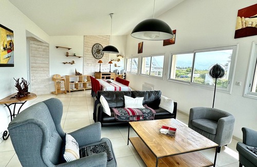 Kerlouan House | Neiz Vran House Facing the Sea