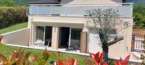 Cruet Apartment | Neuf, indépendant avec terrasse et vue montagnes !