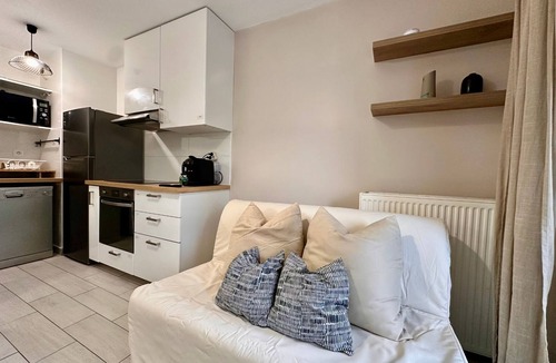 Lognes Apartment | NEW - 10 min from Disneyland Paris and Paris - Cozy appartment with Balcony