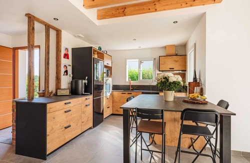 Ahetze House | New house 300 m from town and 10 min from Bidart beaches