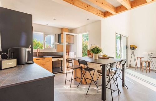 Ahetze House | New house 300 m from town and 10 min from Bidart beaches