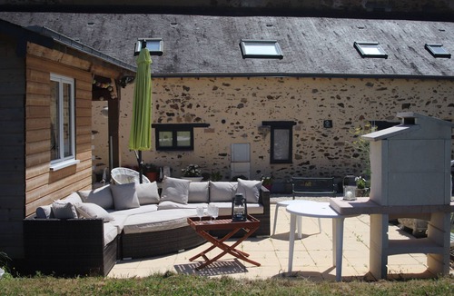 Saint-Sulpice House | NEW LISTING! Manor House family-friendly sleeping 8