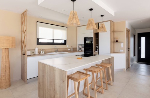 Roscoff Villa | NEW: Villa with pool and large sunset terrace