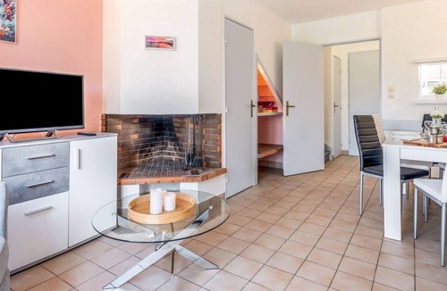 Ploemel Apartment | Nice apartment for 5 people with pool, TV, terrace and parking