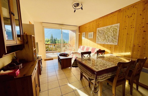 Forville Apartment | Nice Cosy Apt With Balcony In Briançon