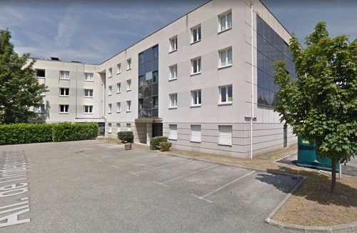 Gieres Apartment | Nice duplex in quiet Grenoble suburb, 10 minutes from campus