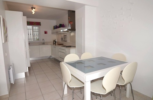 Aigues-Mortes House | Nice home in Aigues-Mortes with house sea view