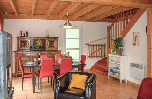 Plouneour-Trez House | Nice home in Plounéour-Trez with sauna