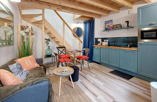 Loguivy House | Nice home in Ploubazlanec with kitchen