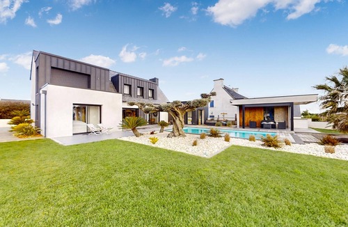 Plouhinec House | Nice home in Plouhinec