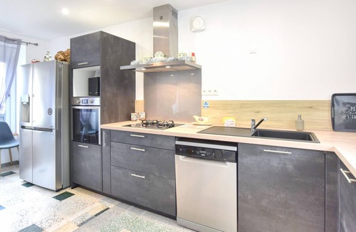 Saint-Marcouf House | Nice home in Saint-Marcouf with WiFi