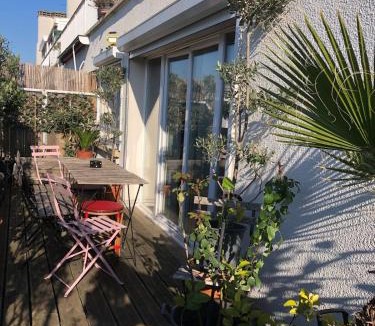 Croulebarbe Apartment | Nice studio and its terrace