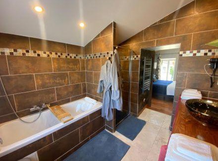 Septfonds House | Nid du merle avec sauna et jacuzzi privatif