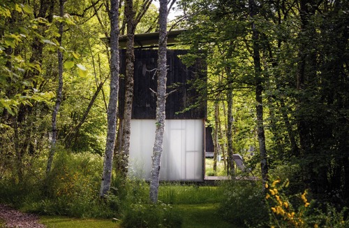 Manzat Cabin | Night Facing the Volcanoes