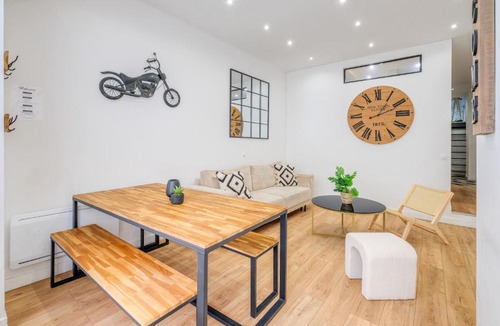 Saint-Victor Apartment | NOTRE DAME, ODÉON 5e, Triplex 2 salles de bain