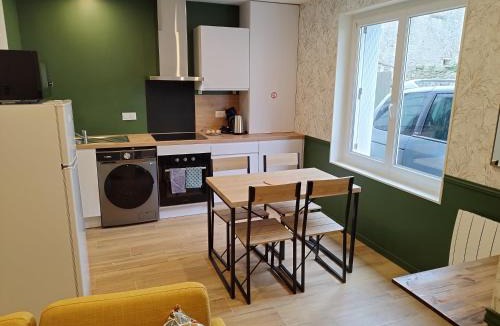 Hennebont Apartment | NOUVEAU - Calme - Quartier historique - WiFi - Parking