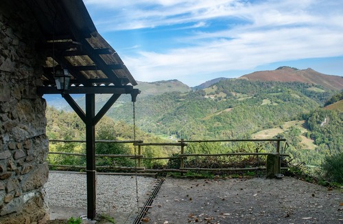 Licq-Atherey House | Oihaneko Etxea, the barn in the forest, in the Basque Country