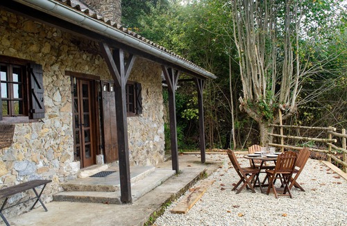 Licq-Atherey House | Oihaneko Etxea, the barn in the forest, in the Basque Country