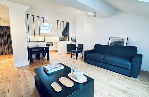 Madeleine Apartment | One Room - Last Floor - Vendôme/Madeleine