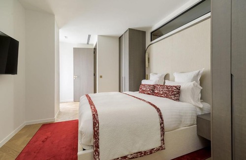 Saint-Thomas-d'Aquin Apartment | Oniri - Serviced Apartment in Saint Germain des Prés - Rue de Verneuil