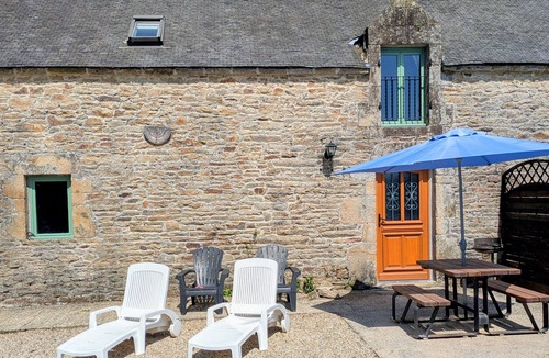 Camors Cottage | Orchard Cottage, sleeps 4 with Shared Heated Pool in Beautiful Rural Setting